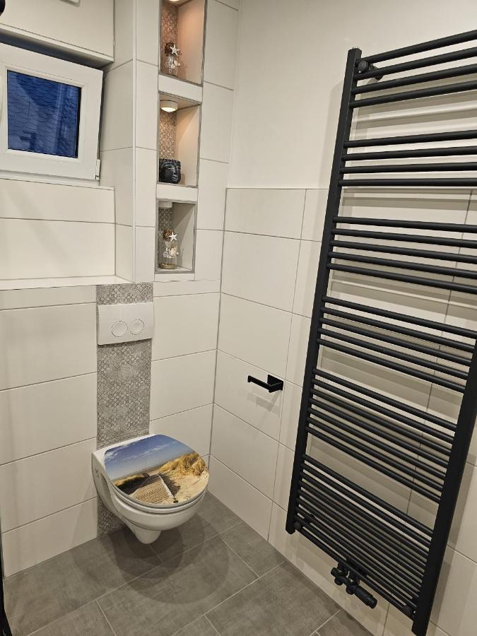 Wellenrauschen - Whirlpool Badewanne - Terrasse - Ruhig Gelegen Apartment Wilhelmshaven