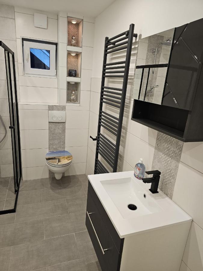 Wellenrauschen - Whirlpool Badewanne - Terrasse - Ruhig Gelegen *